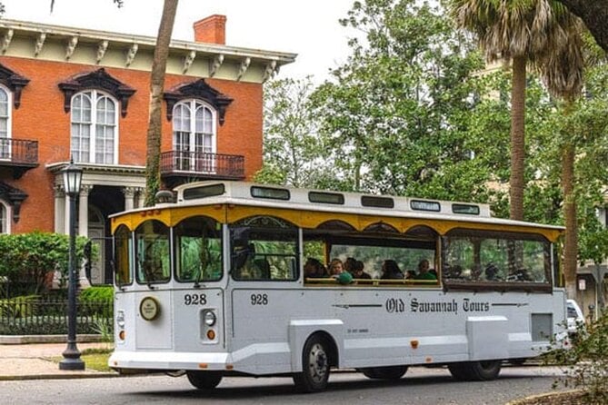 Hop-On Hop-Off Sightseeing Trolley Tour of Savannah - Just The Basics