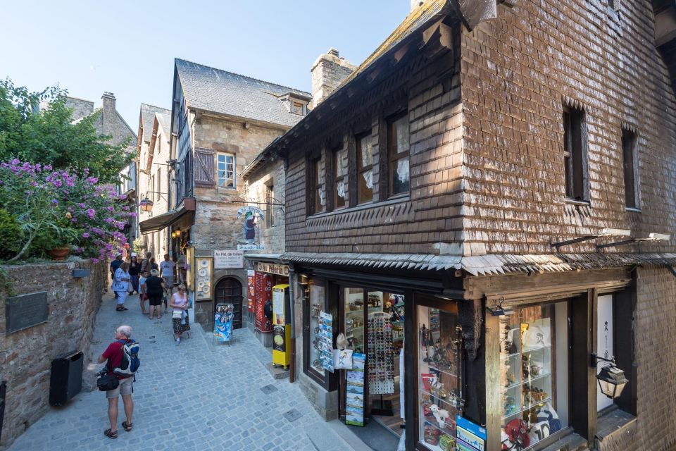 Mont St Michel: Private 12-Hour Round Transfer From Paris - Just The Basics
