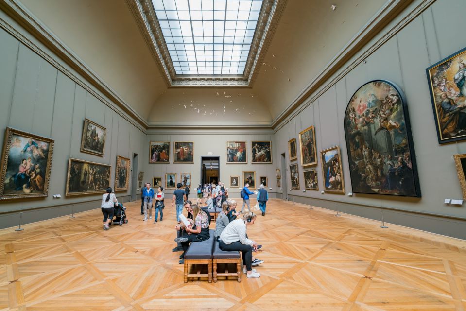 Paris: Louvre Museum Masterpieces Tour With Reserved Access - Key Points