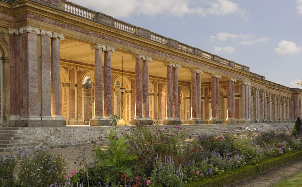 Paris: Transfer to Château De Versailles - Key Points