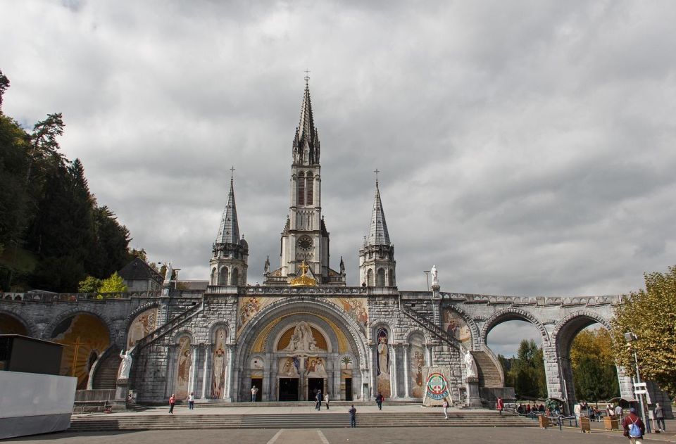 Private Transfer From Barcelona to Lourdes in France - Just The Basics