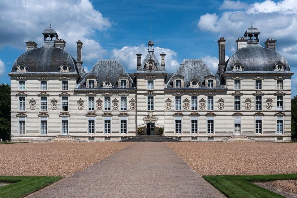 Private Visit of the Loire Valley Castles From Paris - Just The Basics