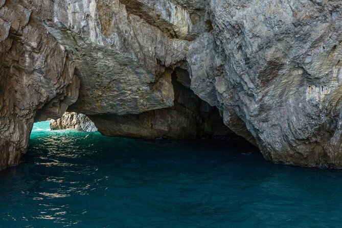 Small Group Capri Island Boat Ride With Swimming and Limoncello - Key Points