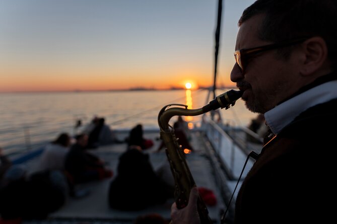 Sunset Jazz Cruise in Barcelona - Key Points