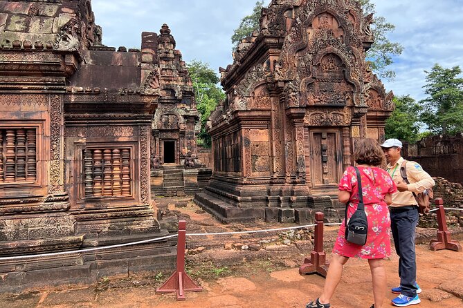 2-Day Angkor Wat and Banteay Srei Temple Tour
