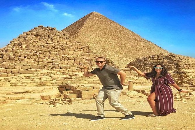 2 Day Private Tour: Pyramids and Cairo Highlights- All Inclusive