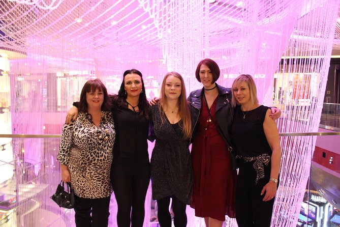 2-Hour Vegas Strip Walking Tour With Photos,Champagne & Vintage Vegas Goody Bags