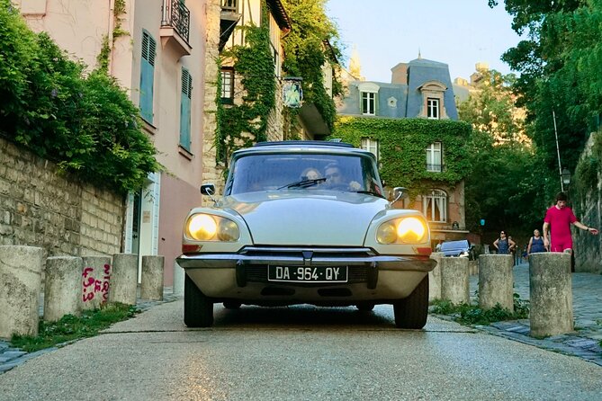2 Hours Paris Private Tour in Vintage Citroën DS With Open Roof