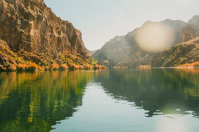 4-Hour Kayak Deluxe Tour in Emerald Cave With Catered Lunch