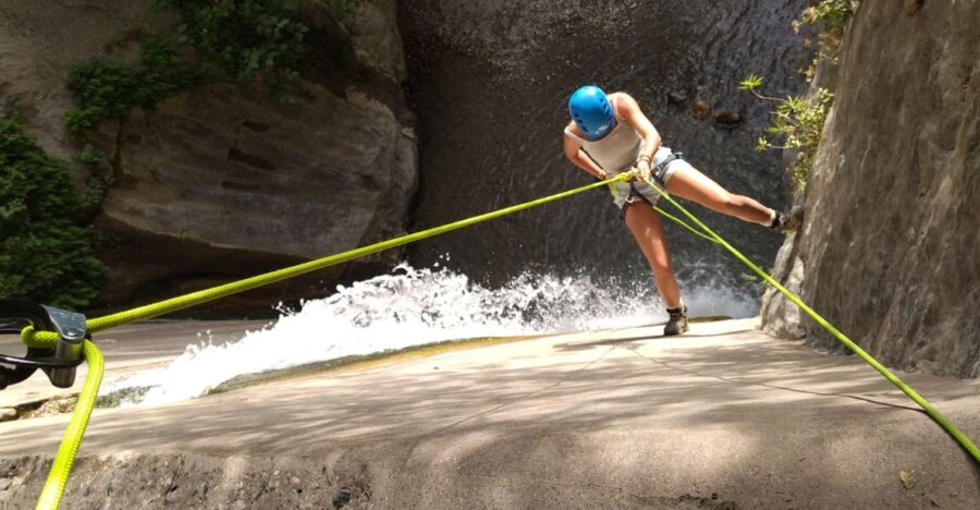 adventure-cahorros-monachil-climbing-and-abseiling-granada-activity-overview