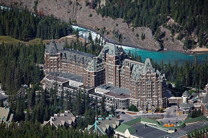 airport-shuttle-banff-calgary-service-overview