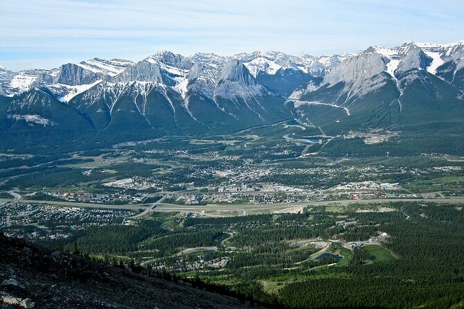 Airport Shuttle: Kootenay National Park <---> Calgary