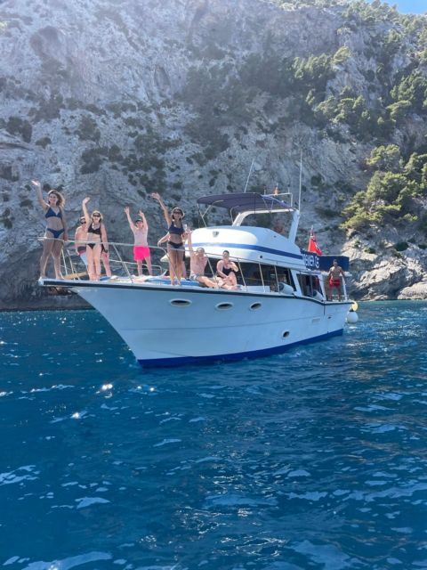Alcudia: Boat Trip With Drinks, Snacks, SUP and Snorkeling - Overview of the Boat Cruise