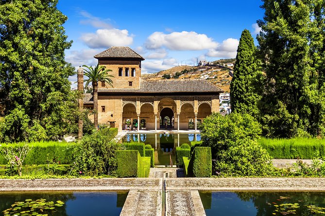 Alhambra Ticket and Guided Tour With Nasrid Palaces - Overview of the Alhambra