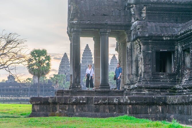 Angkor Adventure Vespa Tour - Inclusive Local Snacks & Lunch