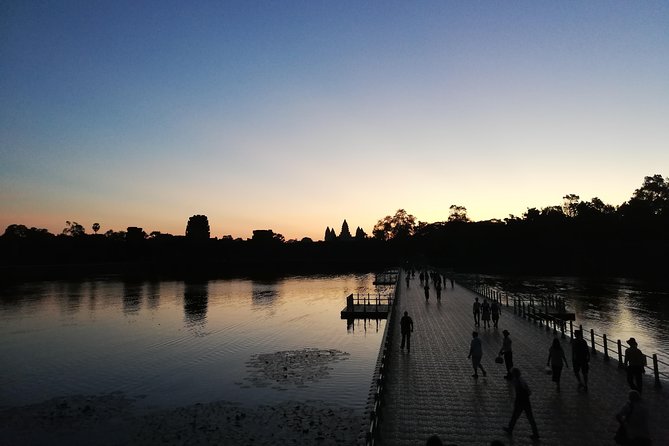 Angkor Wat Private Driver Tours to Angkor Wat Sunrise, Angkor Thom & Ta Prohm