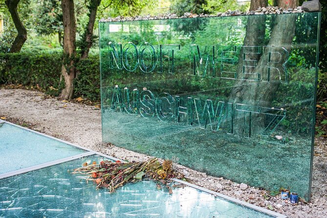 Anne Frank Walking Tour and Jewish Quarter in English or German