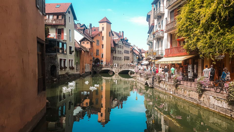 Annecy: Traditional Food Group Walking Tour - Tour Overview