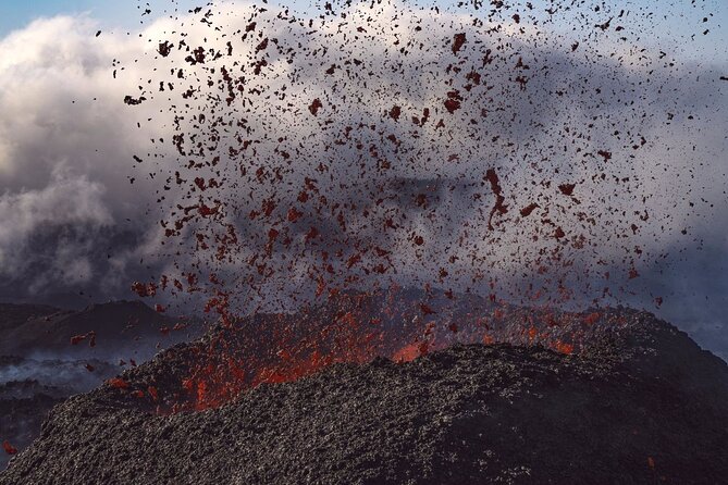 ascent-of-the-piton-de-la-fournaise-in-a-small-group-meeting-and-pickup