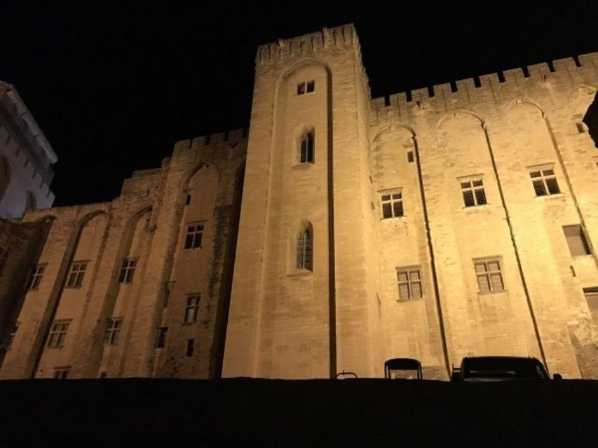 avignon-the-night-amble-between-bourgeois-and-christians-nocturnal-exploration-of-avignons-hidden-gems
