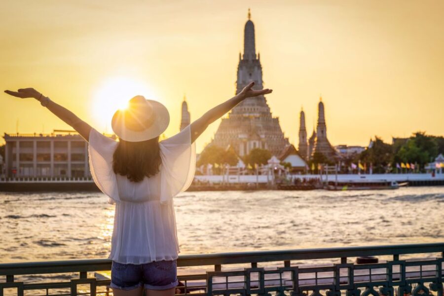 Bangkok: Professional Photoshoot at Chao Phraya River - Location and Price