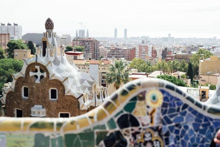Barcelona: Half-Day Private Tour With Driver - Iconic Landmarks Tour