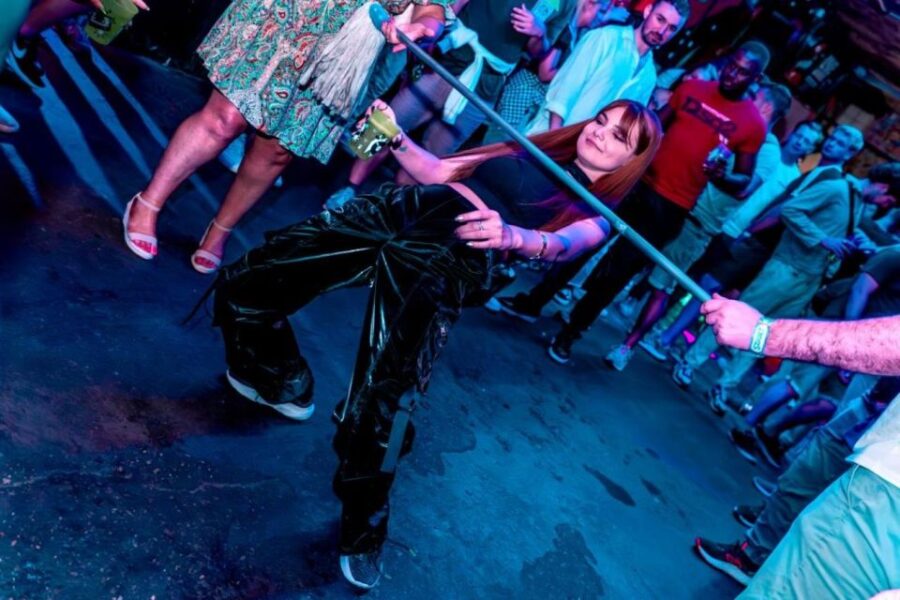 Barcelona: New Year'S Eve Pub Crawl With 1.5 Hour Open Bar - Event Overview