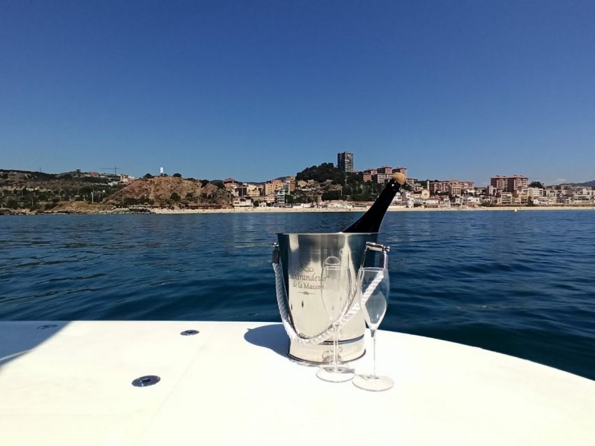 Barcelona: Private Luxury Motor Yacht Charter up to 11 Guest - Description of the Yacht