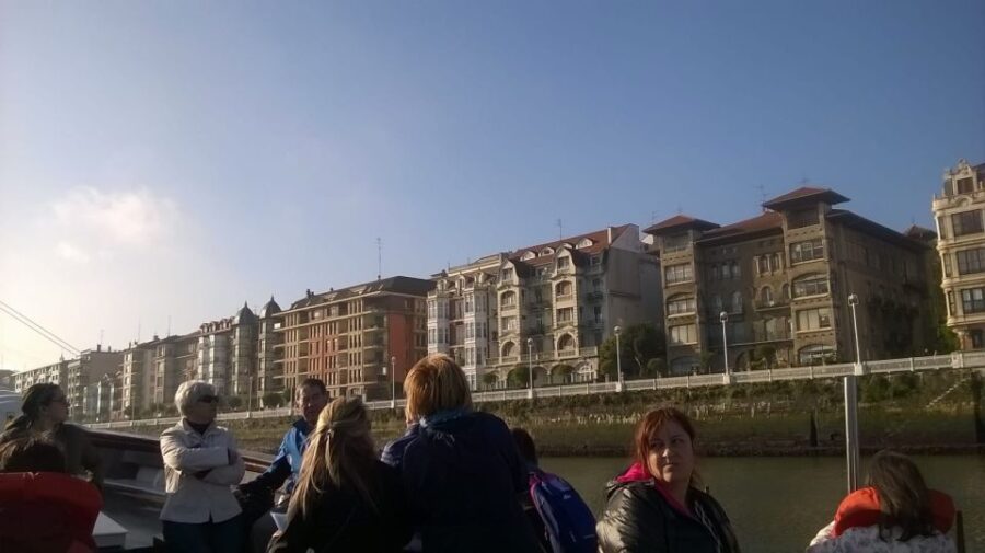 Bilbao: Boat and Walking Guided Tour With Pintxos