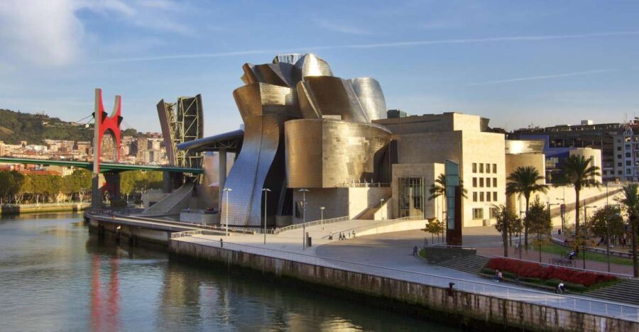 Bilbao: Classic & Modern Guided Walking Tour With Pintxos - Tour Details