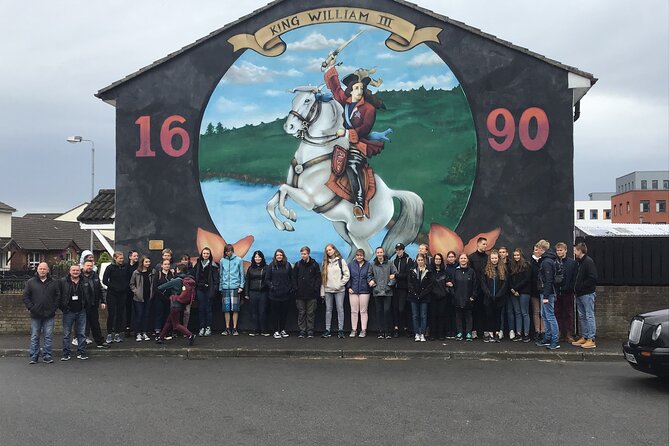 black-taxi-tour-and-crumlin-road-gaol-tour-combo-overview-of-the-tour