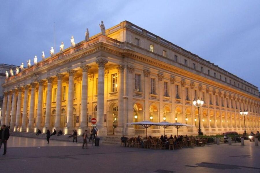 Bordeaux: City Highlights Self-Guided Audio Tour