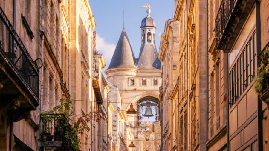 Bordeaux: Discovery Stroll and Reading Walking Tour