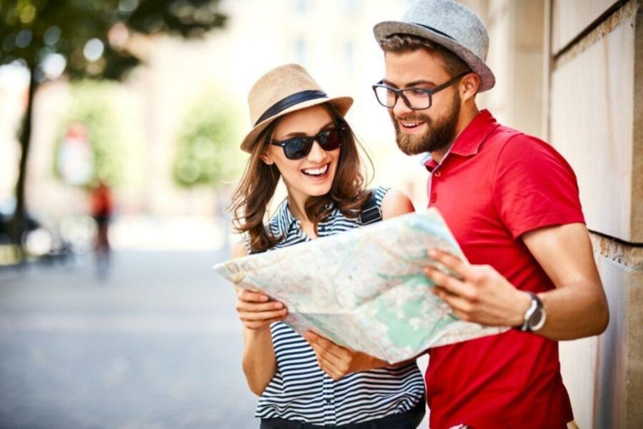 breathtaking-manchester-walking-tour-for-couples-piccadilly-gardens-and-chinatown