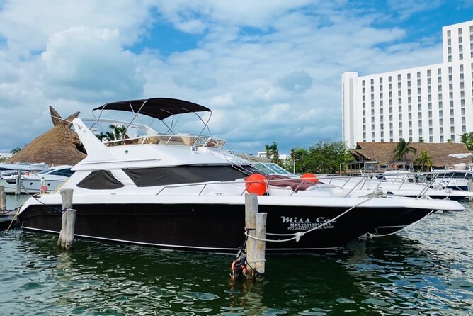 Brown Big Yacht 48ft Rental up to 15 Pax