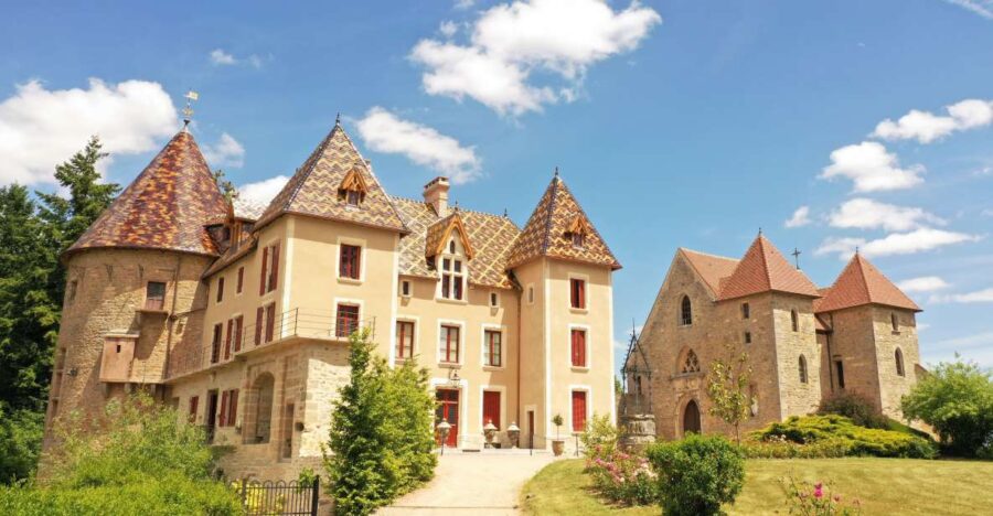 Burgundy: Audio-Guided Tour of Château De Couches - Exploring the Châteaus History