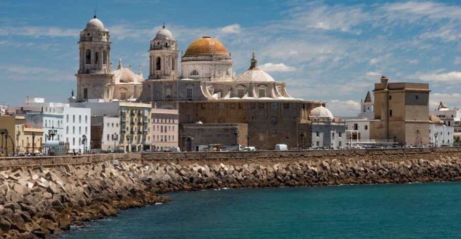 cadiz-private-guided-walking-tour-exploring-cadizs-phoenician-roots