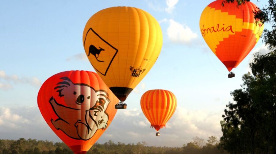 Cairns: Hot Air Balloon Flight With Transfers