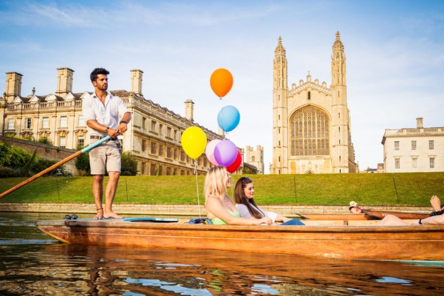 Cambridge: Shared Punting Tour With Guide - Overview of the Punting Tour