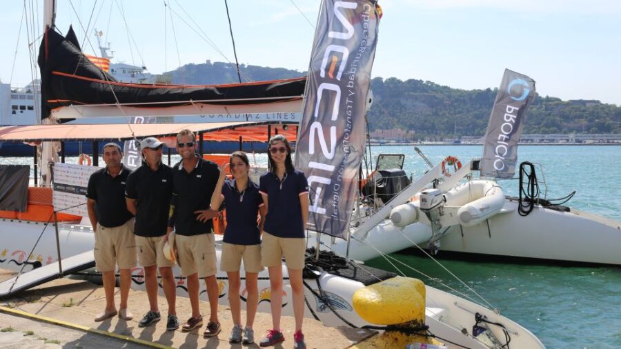 Cambrils: Catamaran Day Cruise With BBQ and Drinks