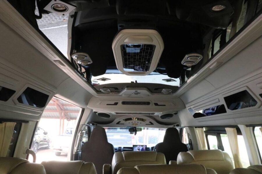 Chiang Mai Minivan Service With English Speaking Driver