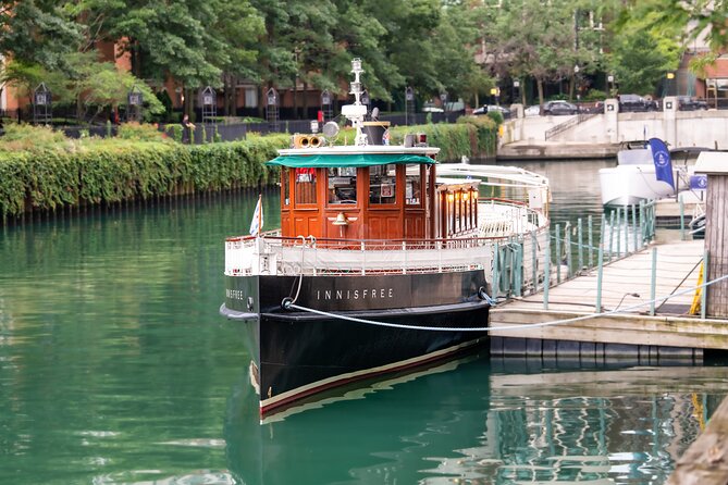 Chicago River Architecture Tour Aboard a Historic Yacht - Tour Overview