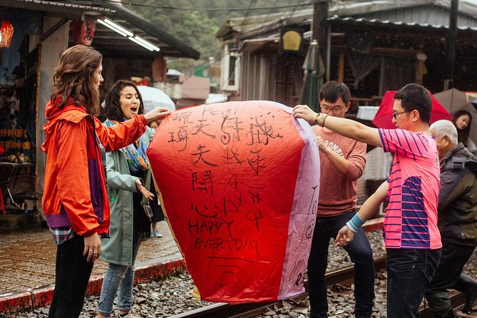 city-discovery-pingxi-shifen-jiufen-private-day-trip-tour-overview