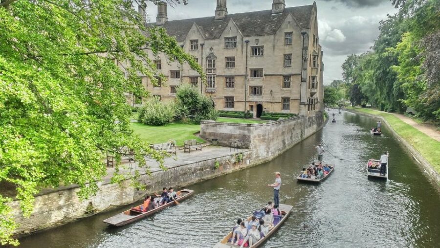 clueniveristy-of-magic-immersive-adventure-in-bath-city-what-to-expect