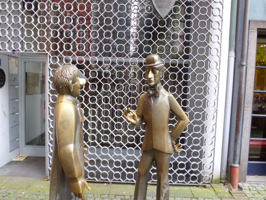 Cologne: Smartphone Scavenger Hunt Sightseeing Tour - Tour Overview