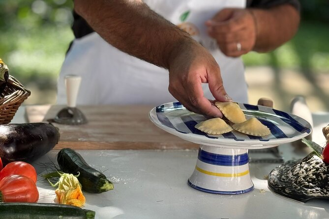 Cook and Eat in the Citrus Grove in Sorrento