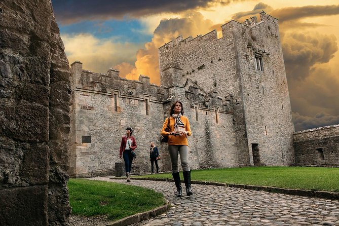 Cork City, Cahir Castle and Rock of Cashel Tour With Spanish Speaking Guide - Trip Overview