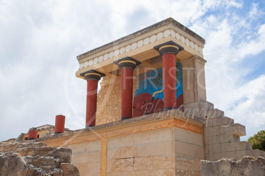 crete-knossos-palace-exploring-the-ancient-ruins