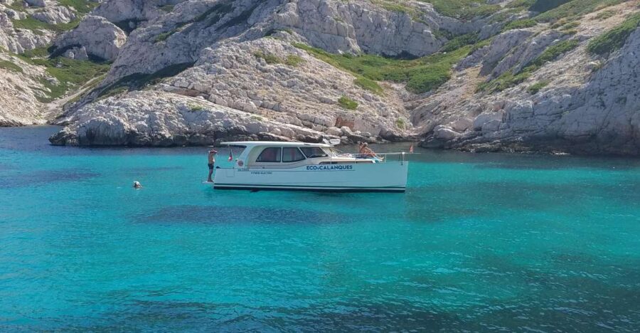 Cruise, Coffee and Swimming in the Calanques of Frioul