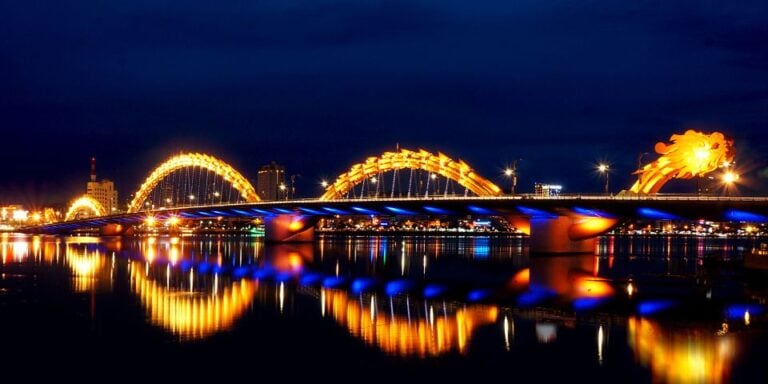 da-nang-by-night-seafood-dinner-night-market-sightseeing-overview-of-the-tour